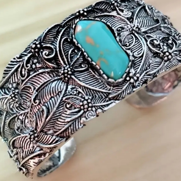 Open Cuff Bangle Inlaid Synthetic Gemstone - Picture 1 of 7